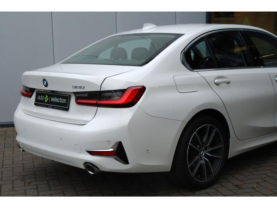 BMW 3 Serie 320i High Executive