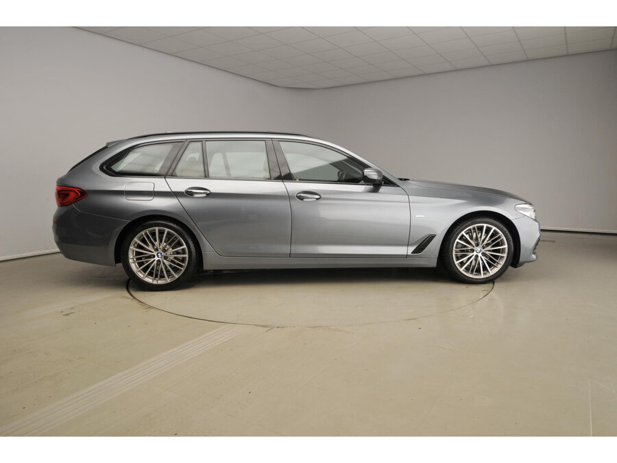 BMW 5 Serie Touring 520i High Executive