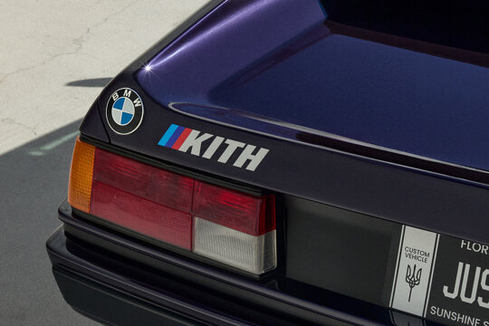 achterkant logo kith