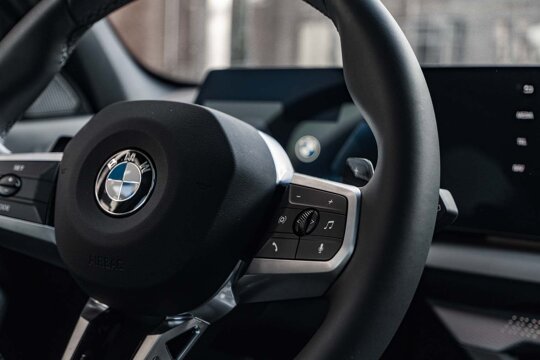 BMW-1-Serie-Interieur-Stuur-BMW-Logo-Ekris