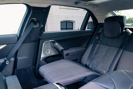 BMW 7Serie M760e-32