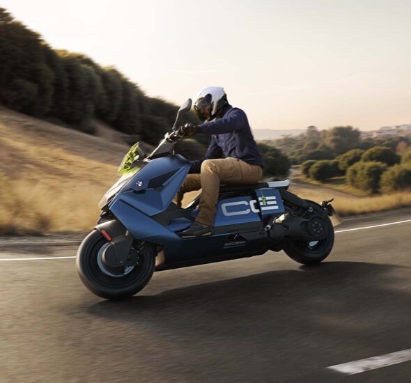 BMW_CE_04_Rijdend_Berg_Ekris_Header_Mobile