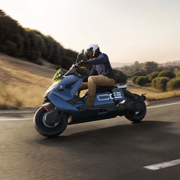 BMW_CE_04_Rijdend_Berg_Ekris_Header_Mobile