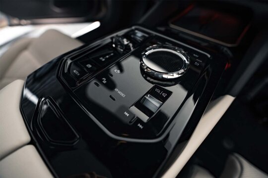 BMW-i5-Middenconsole-Ekris