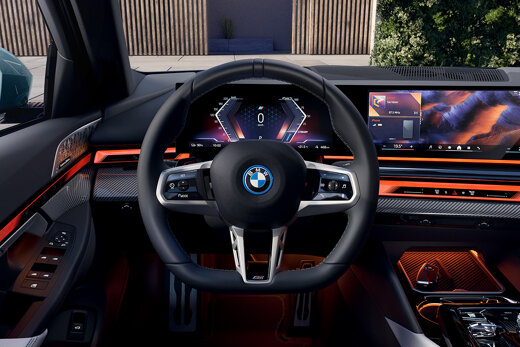 BMW-i5-Touring-Interieur-Stuur-1040x694