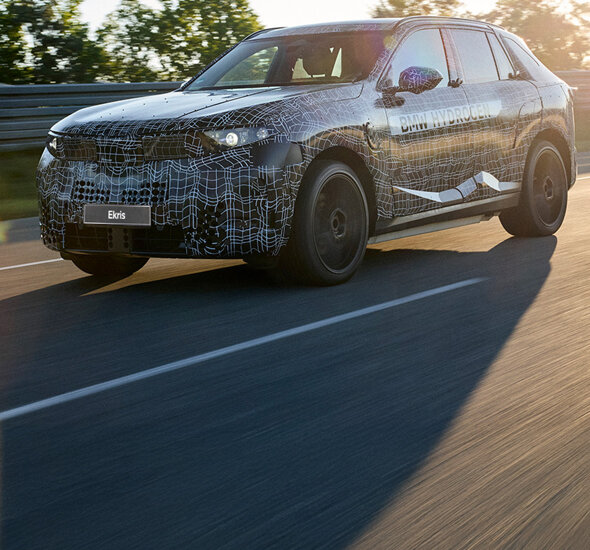 BMW_Ix5__1180x1180