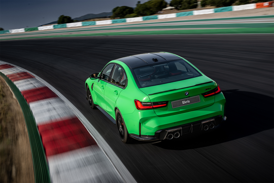 BMW-M3-CS-Groen-achterkant-rijdend-circuit