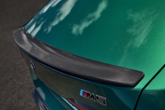 BMW-M5-Sedan-Groen-Achterkant-Achterspoiler-Carbon-Ekris