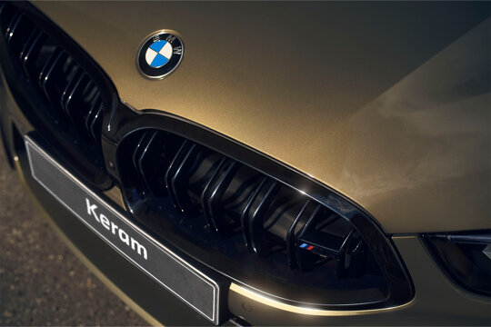 BMW_M8_Cabrio_Bruin_Exterieur_Voorkant_Niergrille_Keram