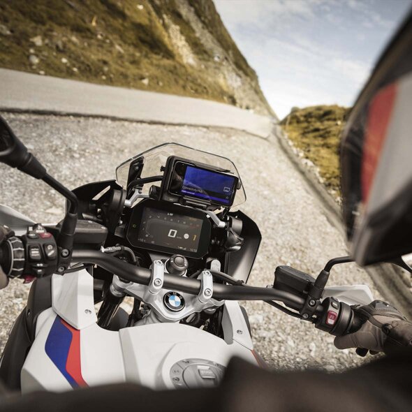 BMW-Motorrad-Connected-Cradle-Header-Mobiel