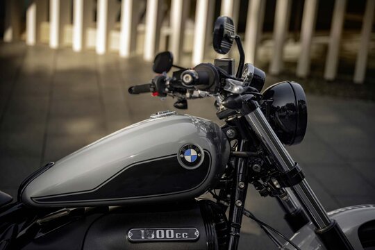 BMW_R18_Grijs_Zijkant_Tank_ekris