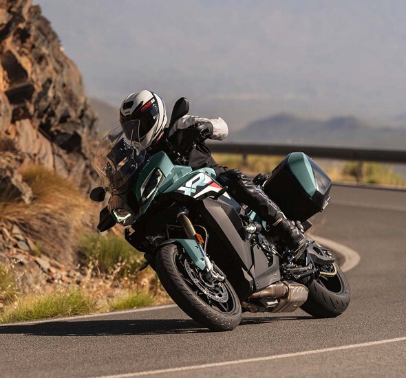 BMW_S_1000_XR_Groen_Rijdend_Bocht_Header_Mobile_Ekris