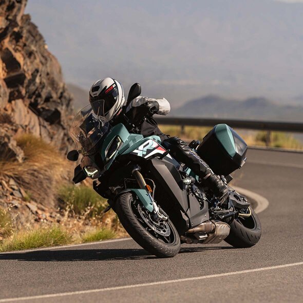 BMW_S_1000_XR_Groen_Rijdend_Bocht_Header_Mobile_Ekris