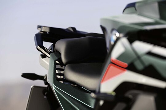 BMW_S_1000_XR_Zadel_Close_Up_Ekris