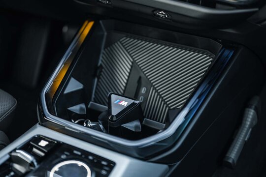 BMW_X3_Interieur_Draadloos_Smartphone_Opladen_Ekris