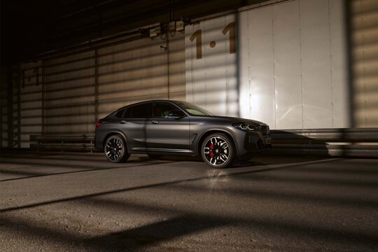 BMW-X4-Grijs-Zijkant