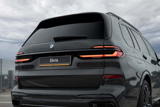 BMW-X7-Grijs-Achterkant-Ekris