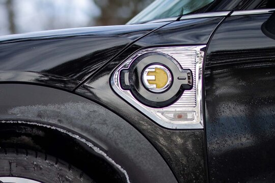 mini-countryman-phev-e-logo-side-scuttle-Keram