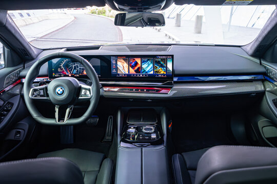 BMW 5 Serie Touring 550e xDrive-34