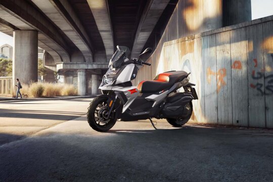 BMW_C_400_X_Voorkant_Zijkant