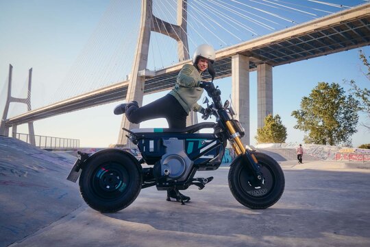 BMW_CE-02_AM_Brug_Ekris