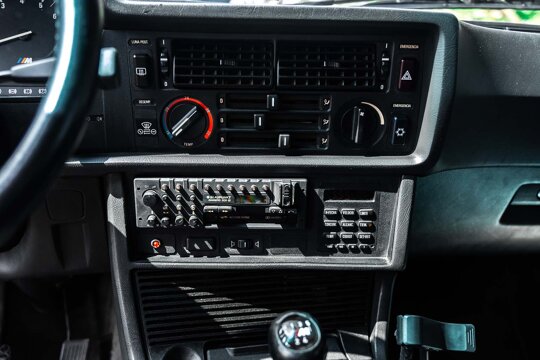 BMW-E24-M635csi-interieur-middenconsole