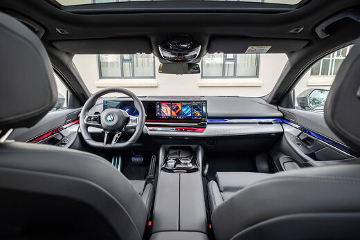BMW i5 - cockpit