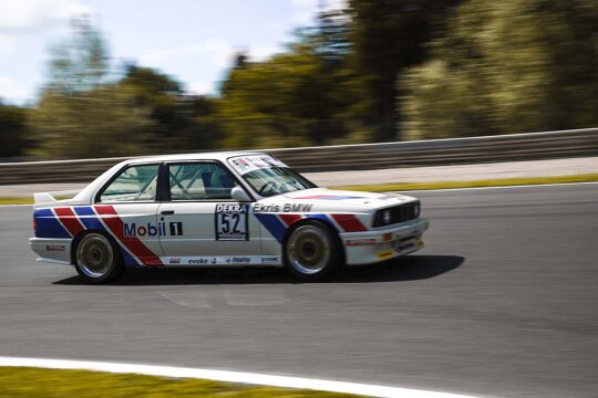 BMW-M3-E30-Classic-Racer-Fred-Krab-rijdend-circuit