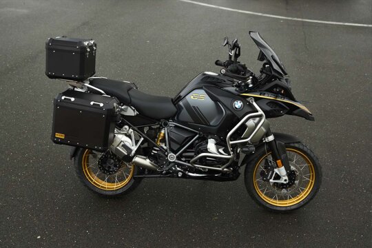 BMW-R-1250-GS-Adventure-Ultimate-Edition-zijkant-koffers