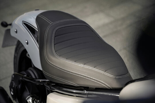 BMW_R18_Zadel_Ekris