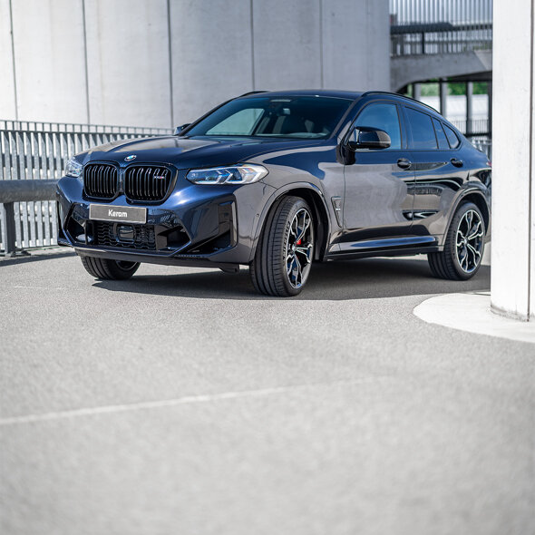 BMW_X4_M_Bovenkant_Voorkant_Zijkant_Parkeerdek_Keram_2560x1280