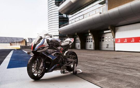 M-1000-RR-Video-Thumbnail-Mobile-1320x1000