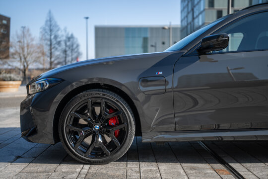 11-BMW 330e Touring LCI-DSC00277