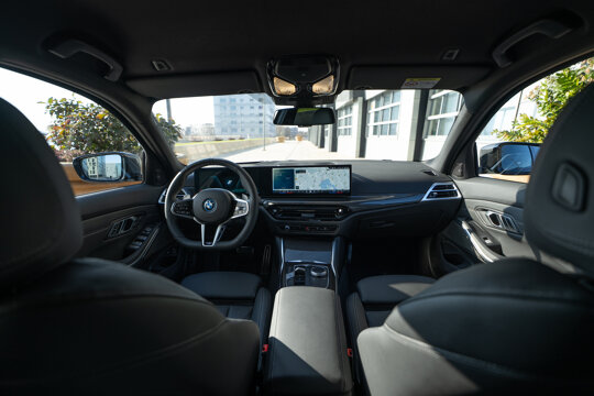 42-BMW 330e Touring LCI-DSC00480