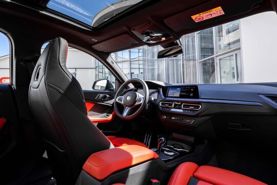BMW-2-Serie-Interieur-Rood-Panoramadak