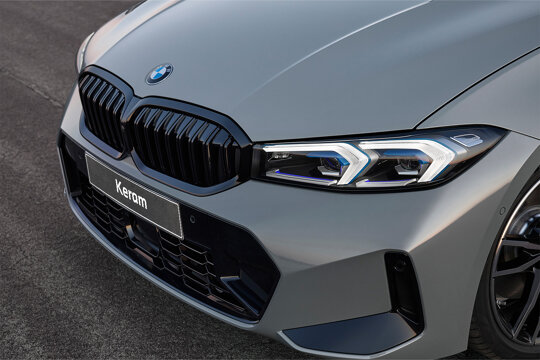 BMW-3-Serie-Sedan-Exterieur-Grijs-Voorkant-Laserlight-Keram