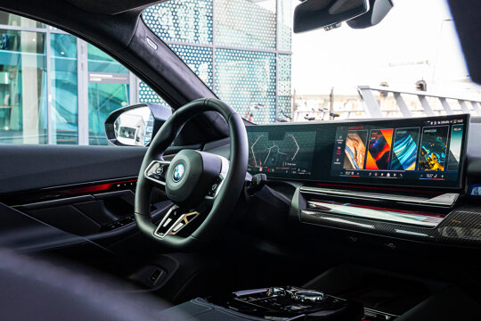 BMW 5 Serie Touring 550e xDrive-22