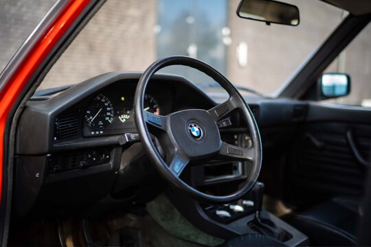BMW-E28-Interieur-Stuur