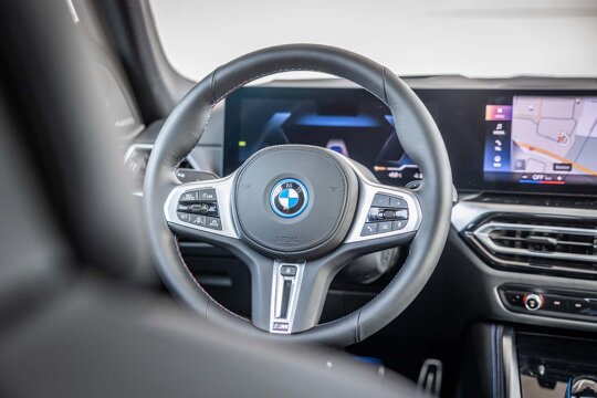 BMW-i4-interieur