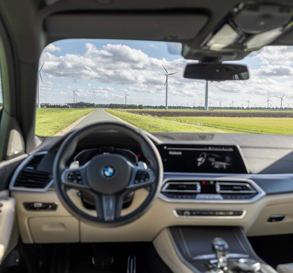 BMW-Interieur-Cockpit-polder-windmolens-mobiel