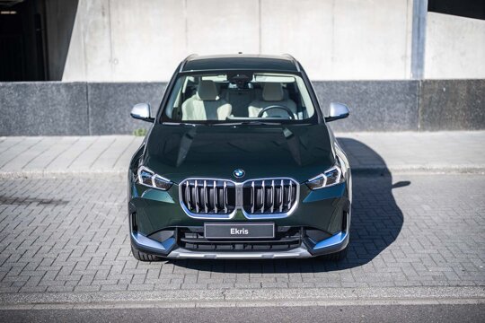 BMW_X1_Voorkant_Groen_Ekris