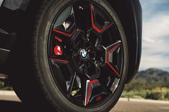 BMW-XM-Label-Red-Velg