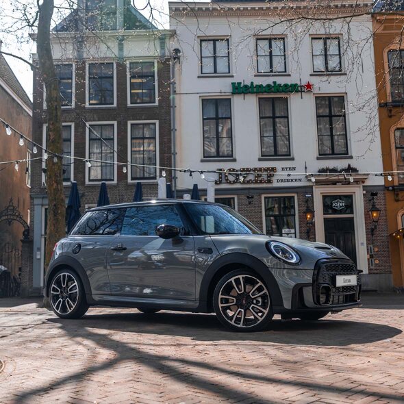 MINI-3-deurs-grijs-zijkant-centrum-mobiel-keram