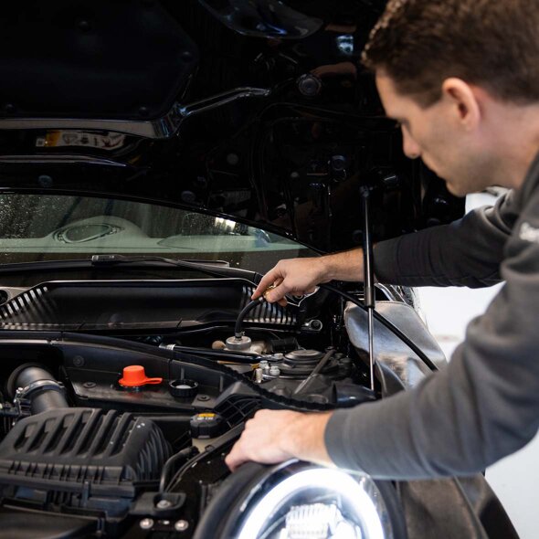 mini-monteur-vloeistoffen-bijvullen-mobiel-keram