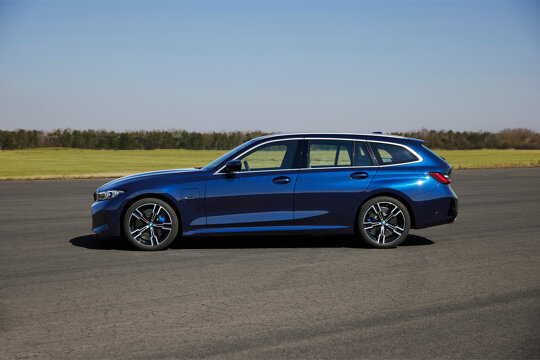 BMW-3-Serie-Touring-Blauw-Exterieur-Zijkant-Keram