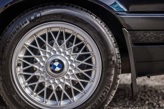 BMW-E30-Velg-Close-Up