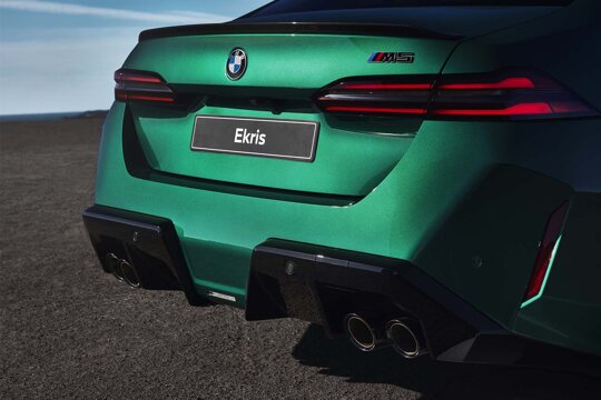 BMW-M5-Sedan-Groen-Achterkant-Ekris