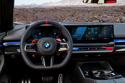 BMW_M5_Touring_Interieur_1040x694_4