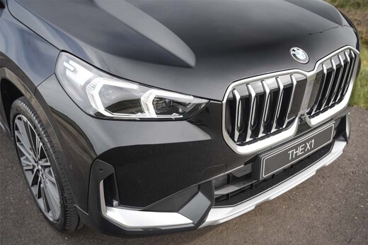 BMW-X1-Zwart-voorkant-grille
