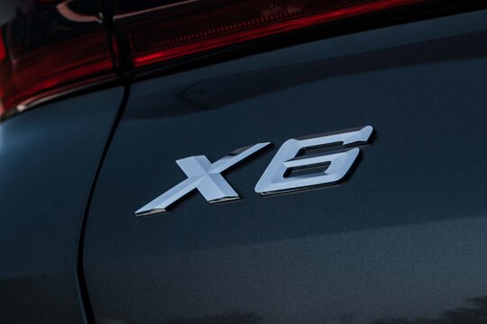 BMW-X6-Typeaanduiding-Ekris